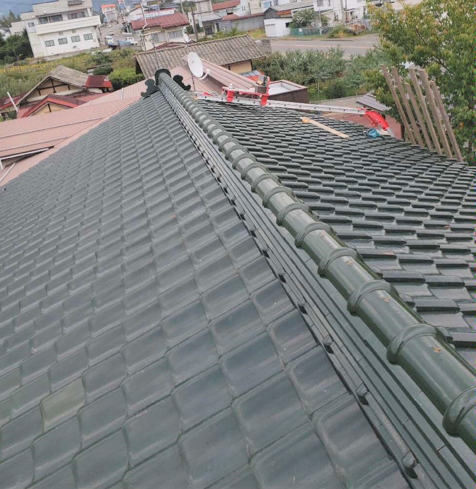 長野県中野市で瓦屋根の棟の取り直し工事！雨漏りの被害を防ぎます