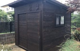 物置小屋の壁をキシラデコールで塗装しました！