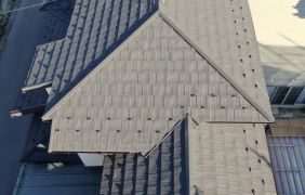 長野県長野市で屋根リフォーム。LIXILのTルーフで経済的で短期工期のカバー工事！