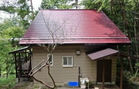 別荘の屋根葺き替え、外壁塗装リフォーム　フッ素塗装で耐久性15～20年