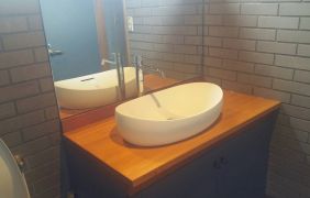 トイレの便器交換・手洗い洗面器交換でカフェの様な素敵空間へ