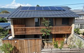 新築屋根工事　板金立平葺き屋根　太陽光発電システム設置シャープ4.608kw