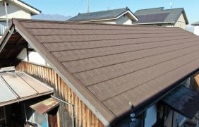 瓦屋根葺き替え　チョコレートみたいでかわいい屋根になりました！